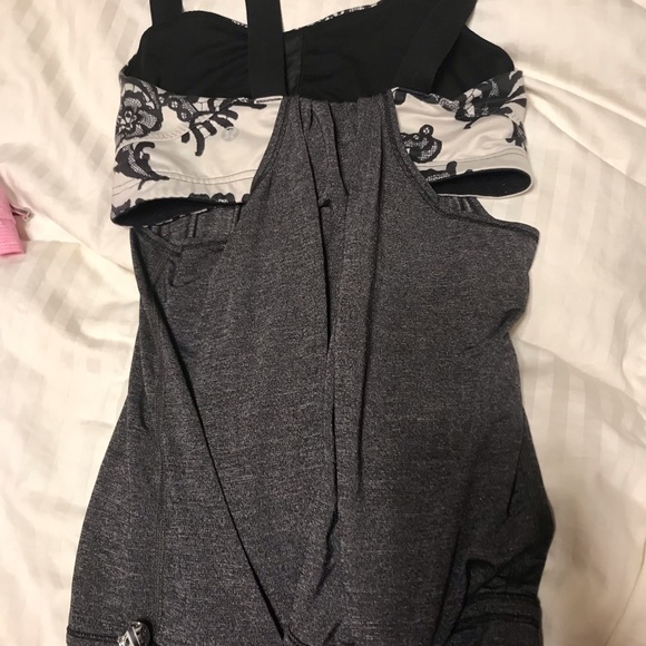 Lululemon workout too w sports bra - Picture 2 of 2